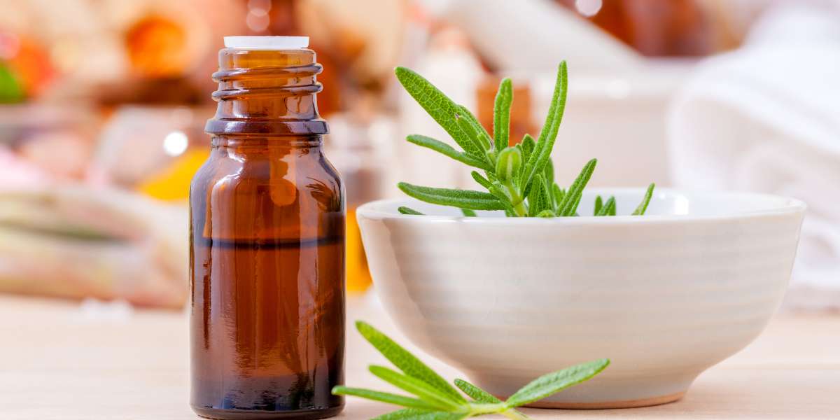 Óleo essencial de tomilho: Saiba como usar este óleo que fortalece o sistema imunológico, combate infecções e dores