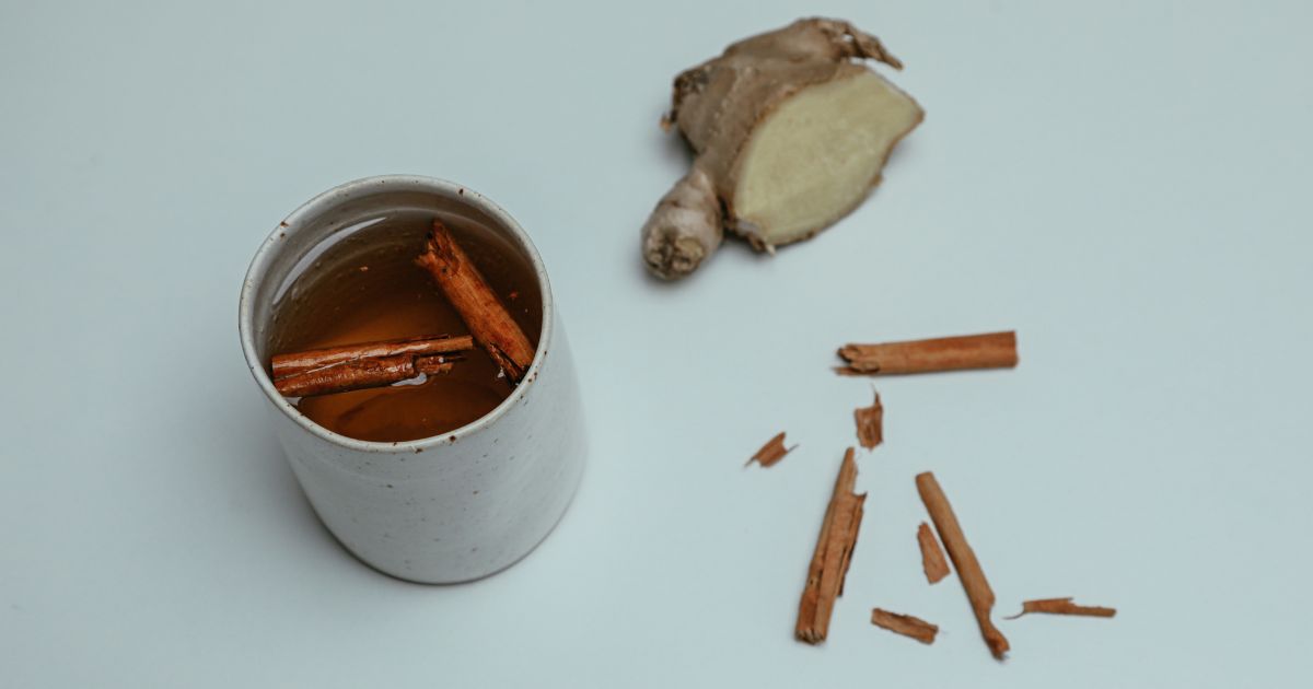 Chá de Gengibre e Canela