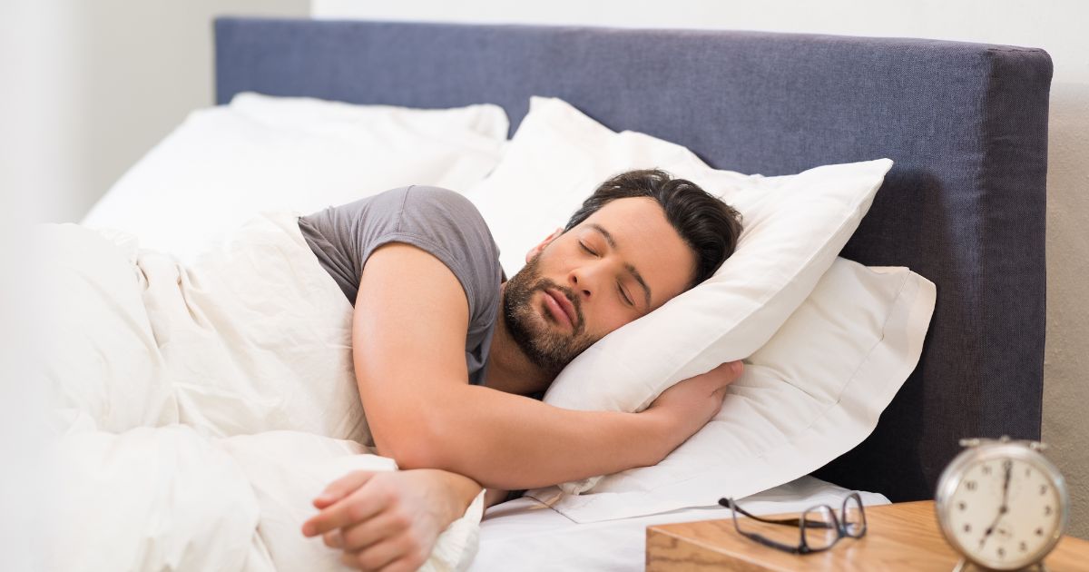 qual o lado certo de dormir para quem tem refluxo